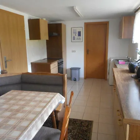 Hille Арендзе